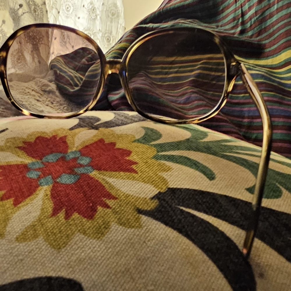 VINTAGE RENAULD 70's SUNGLASSES - Picture 3 of 7
